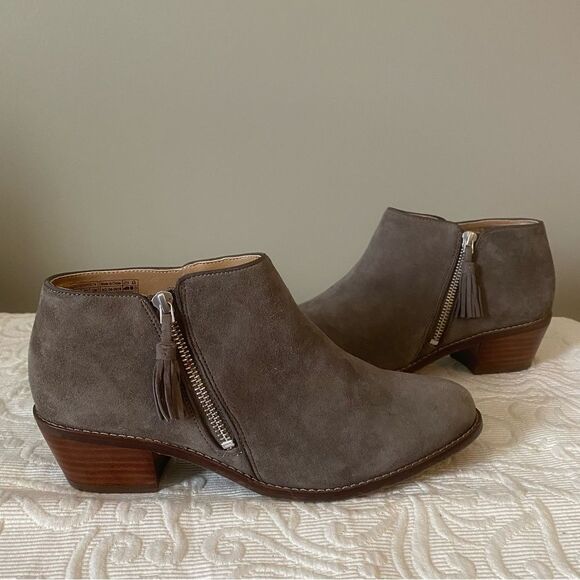 Vionic Serena Suede Gray Ankle Bootie Tassel Zip Up Size 8.5 - Picture 2 of 6